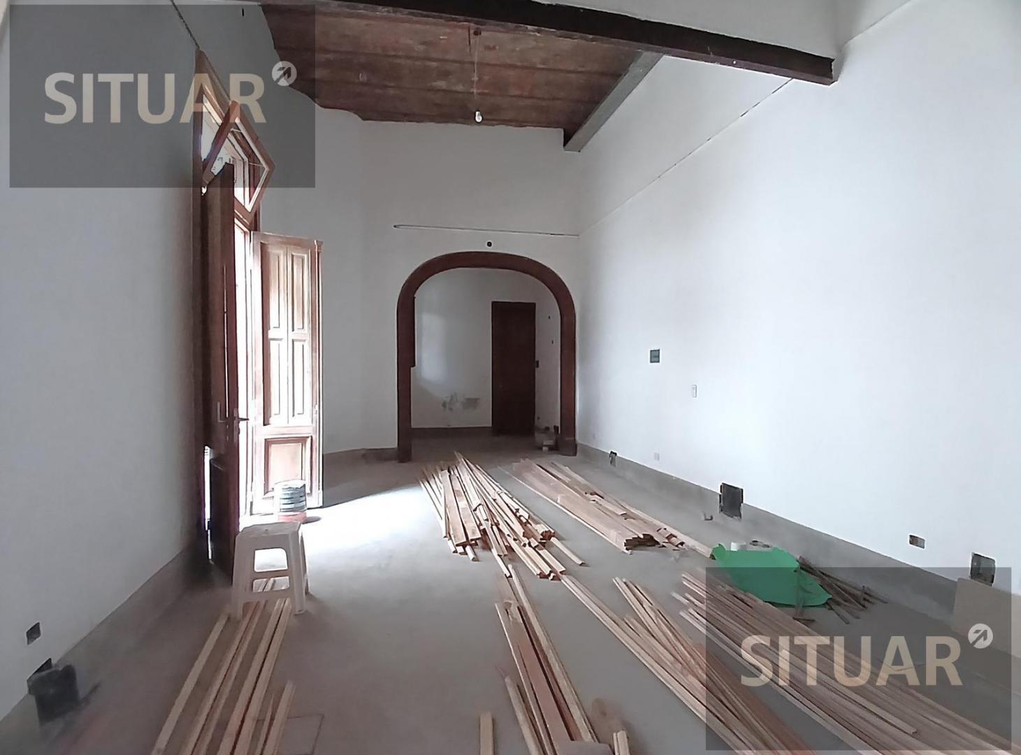 Foto de EXCLUSIVA Casa de 26 Ambientes en Monserrat con terraza, patio, imagen 2