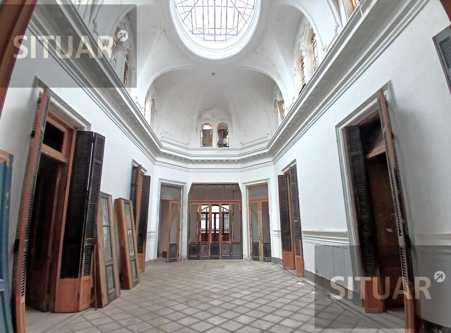 Foto de EXCLUSIVA Casa de 26 Ambientes en Monserrat con terraza, patio, imagen 1