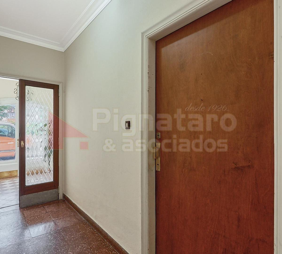 Depto Tipo PH 4 Amb con Patio Luminoso 3
