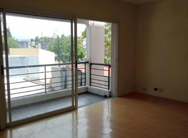 Depto 3 amb con balcon y edificio pileta / parrilla 1