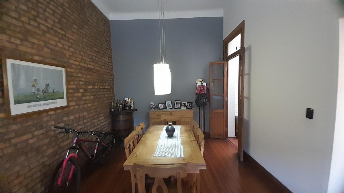 Hermosa Casa de 6 Ambientes con Balcón Aterrazado! 2