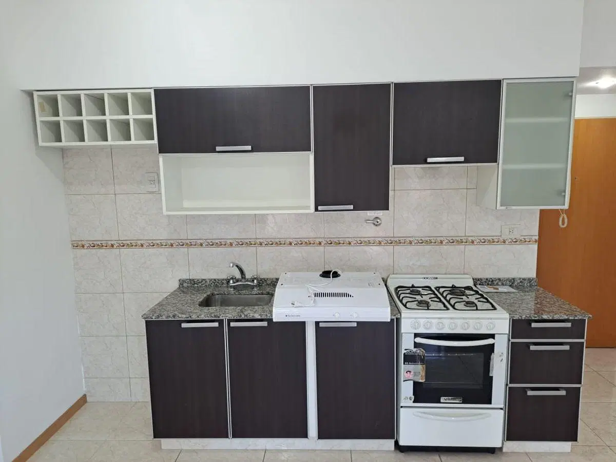 RETASADO! Monoambiente con Cochera - Edificio de Categoría. 2