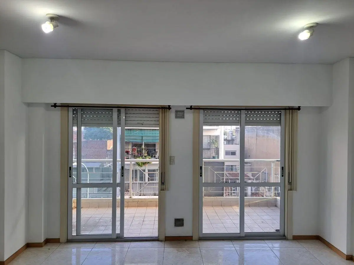 RETASADO! Monoambiente con Cochera - Edificio de Categoría. 1