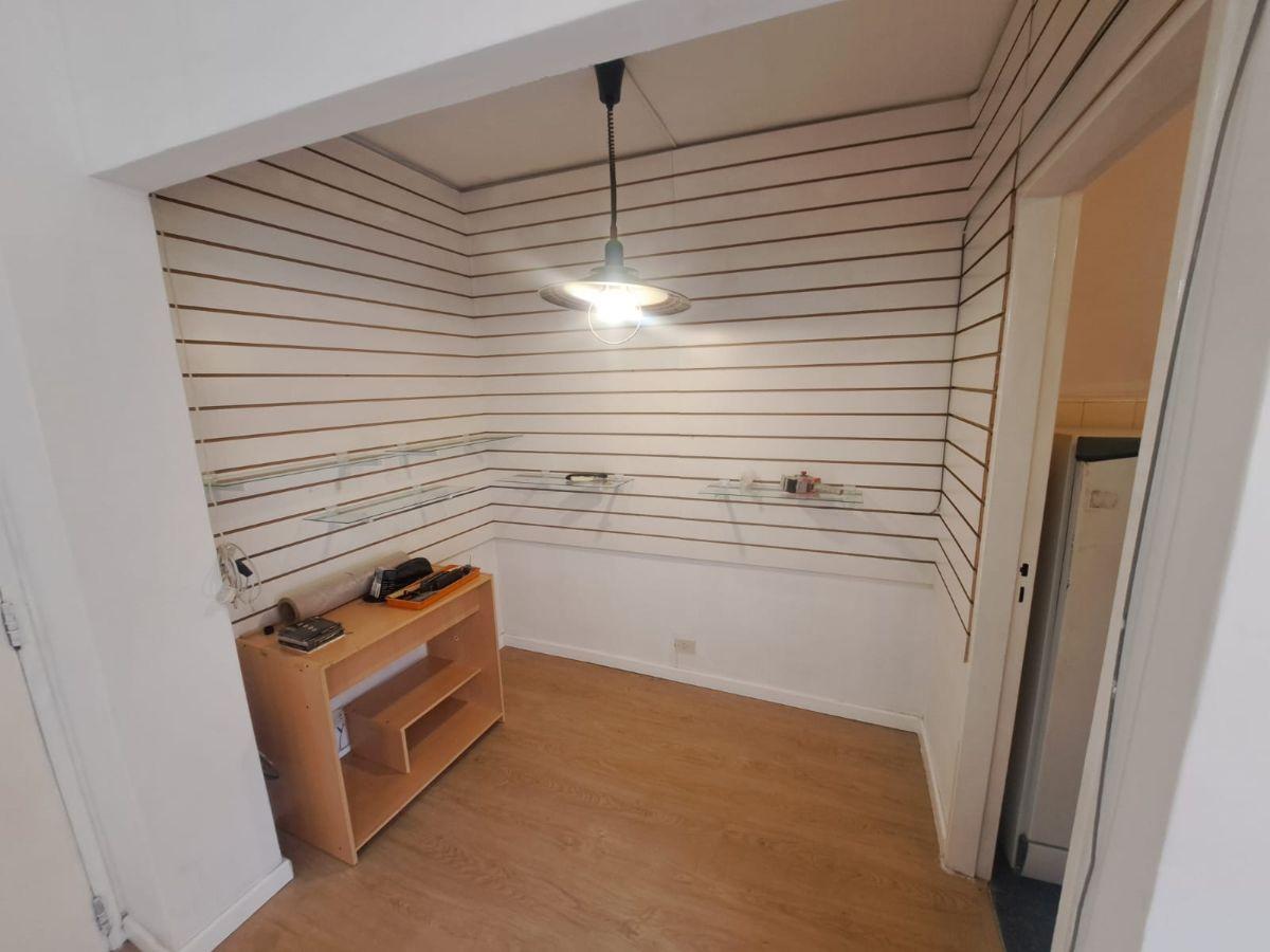 Foto de Alquiler! Depto de dos ambientes en excelente ubicación., imagen 3