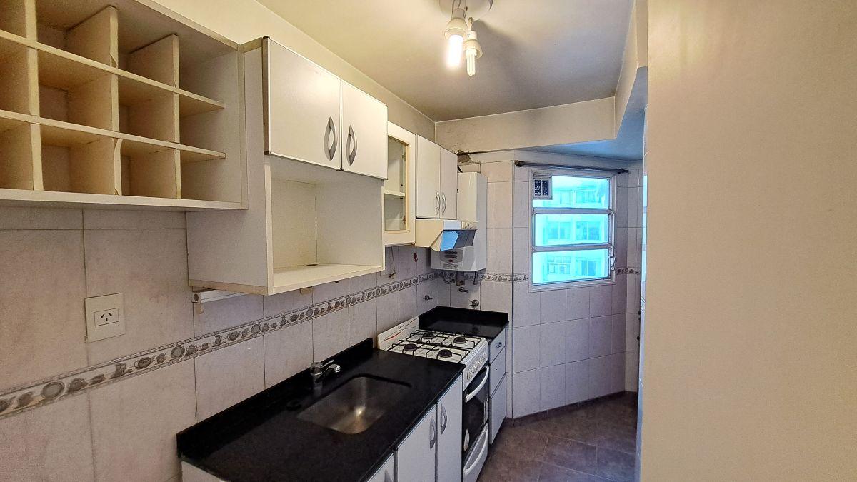 Foto de Amplio tres ambientes con vista abierta - Excelente ubicación., imagen 5