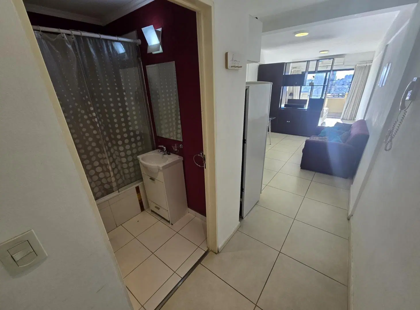 AMPLIO DEPARTAMENTO CON DIVISIÓN Y BALCÓN EN PISO 12 DE TORRE CON TOTEM DE SEGURIDAD 24HS, MONSERRAT 8