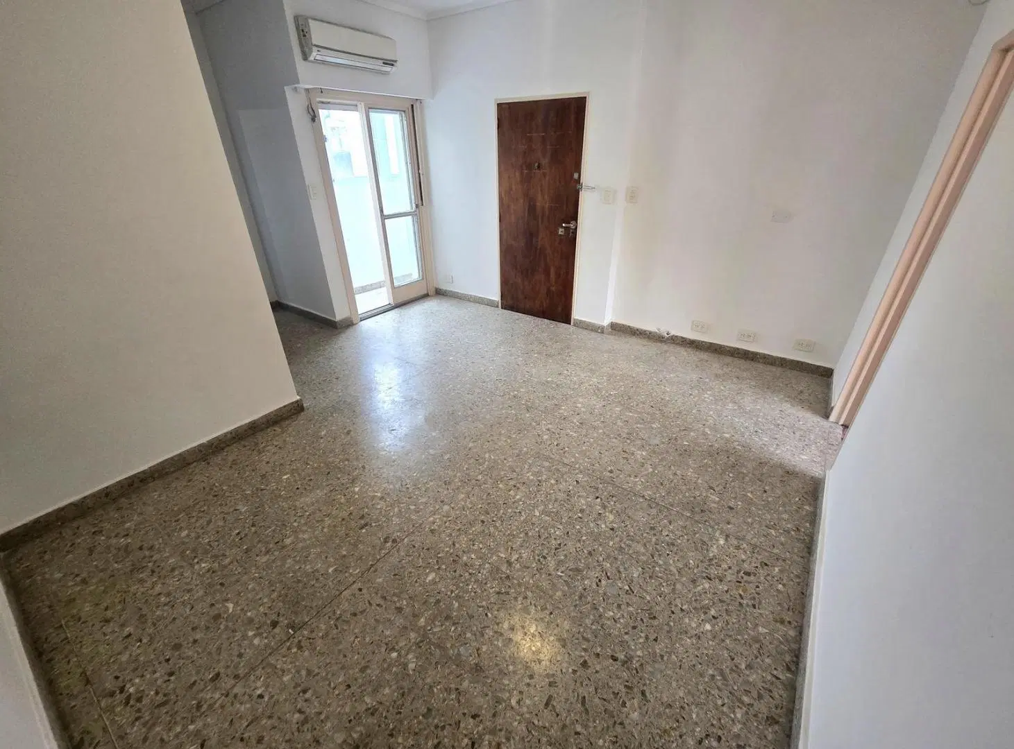 PH EN 1ER PISO 2 AMBIENTES CON BALCÓN, PATIO Y TERRAZA PRIVADA, SAAVEDRA. E-FURIO. 8