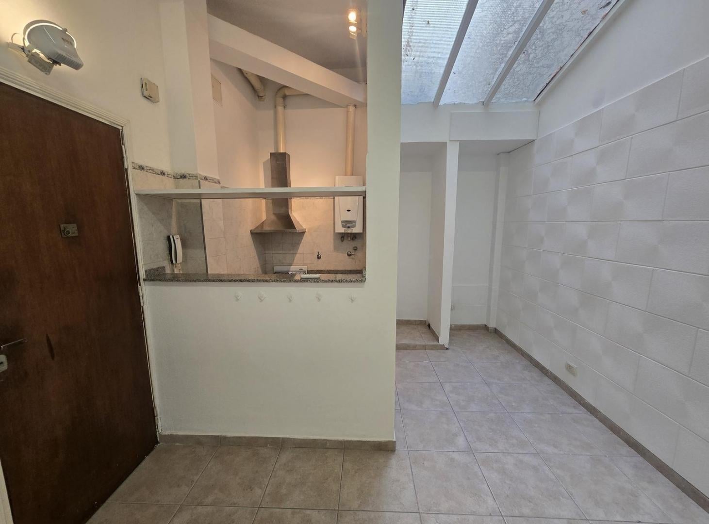 Foto de Venta amplio departamento en PB con patio, Colegiales. E-FURIO., imagen 3