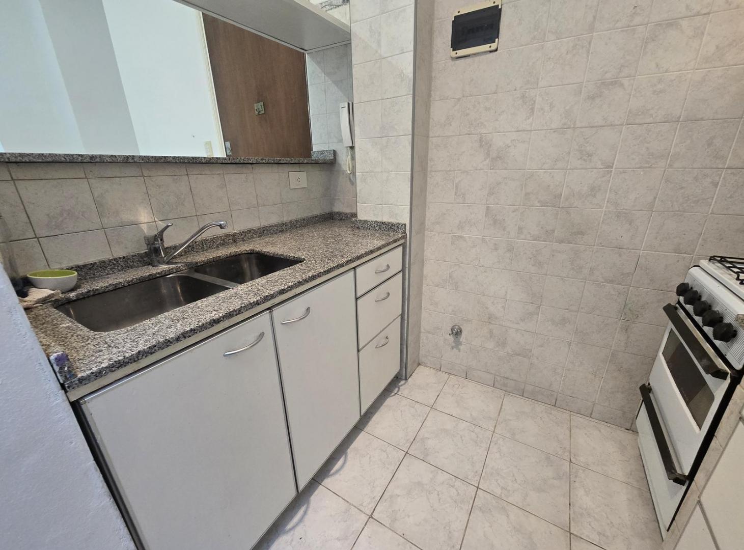 Foto de Venta amplio departamento en PB con patio, Colegiales. E-FURIO., imagen 1