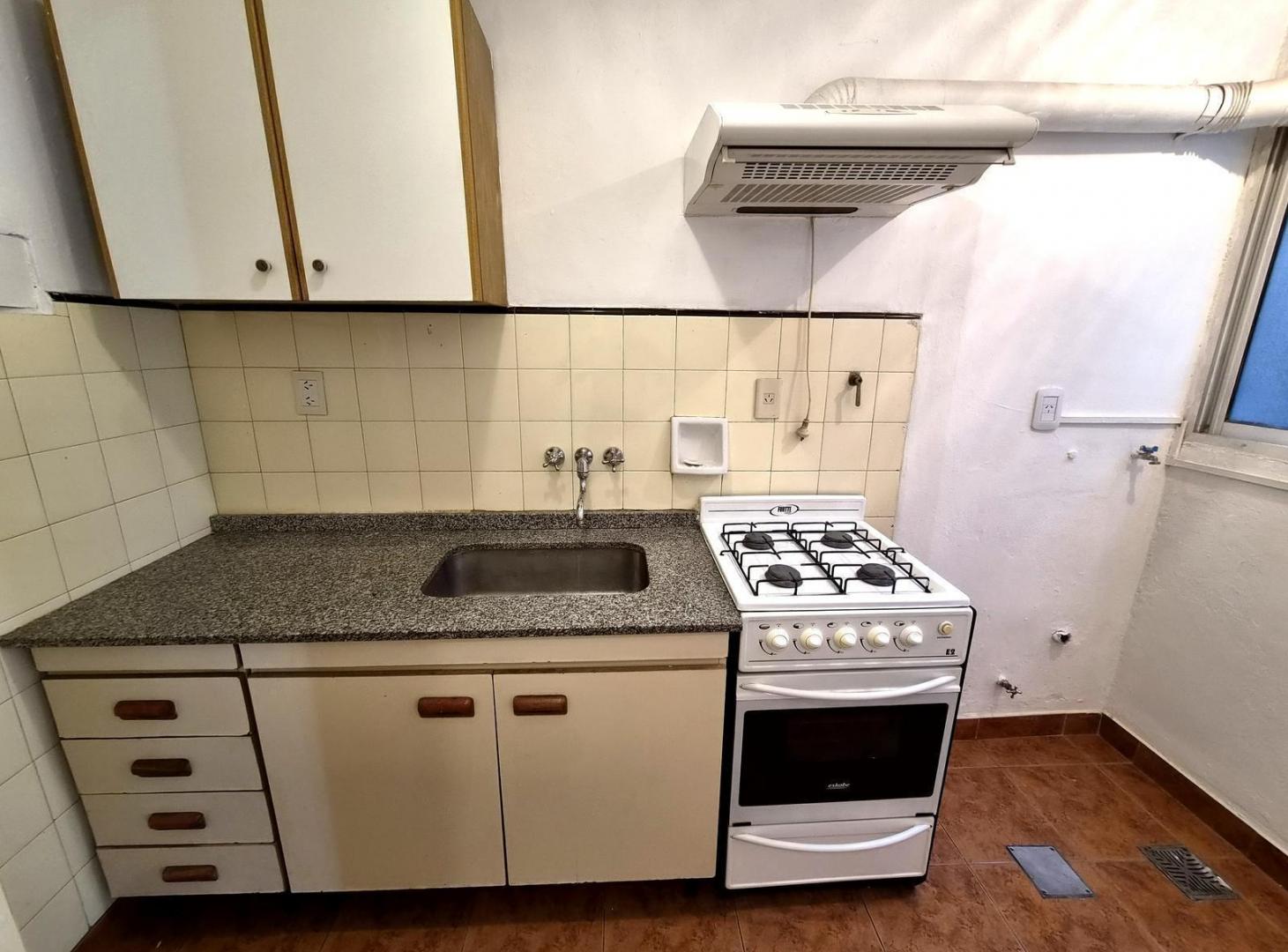 Foto de DEPARTAMENTO 2 AMBIENTES, COCINA INDEPENDENTE Y BALCON AL FRENTE, imagen 5