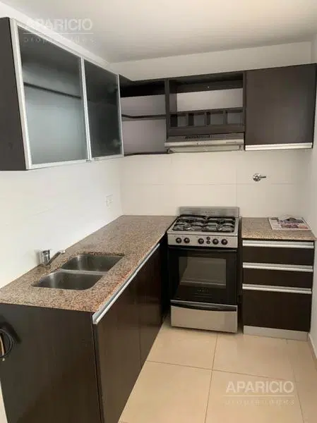 Monoambiente en 13 entre 33 y 34 2