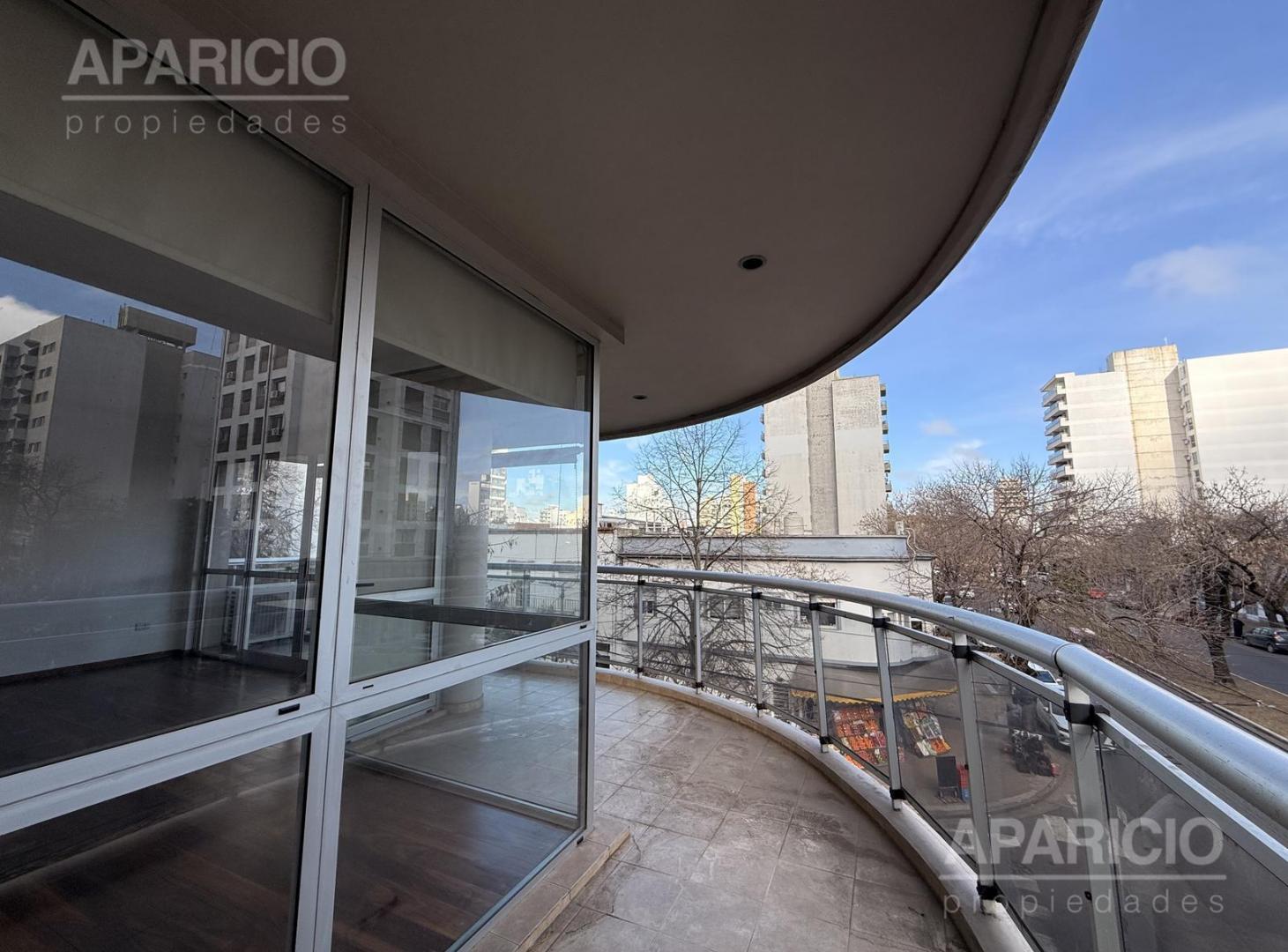 Foto de Departamento de dos dormitorios con cochera en venta, imagen 5