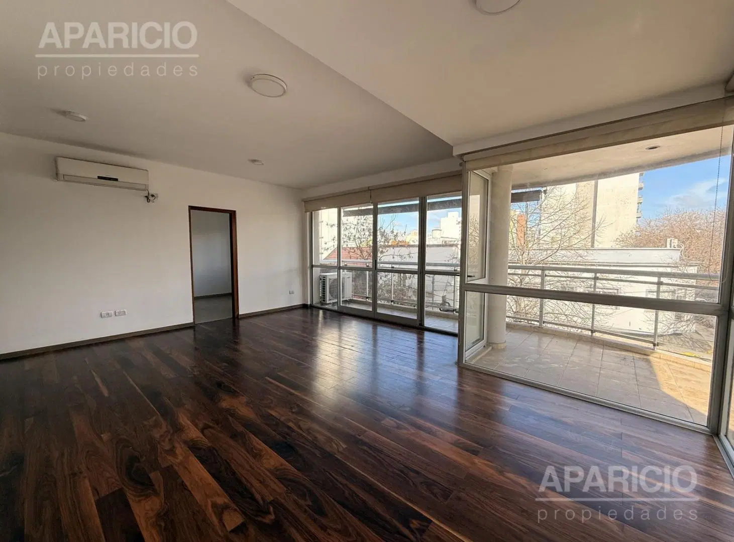Departamento de dos dormitorios con cochera en venta 2