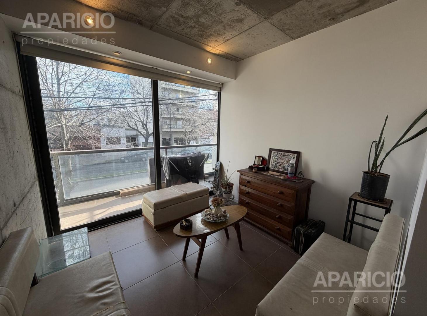 Foto de Departamento de dos dormitorios con cochera en venta, imagen 2