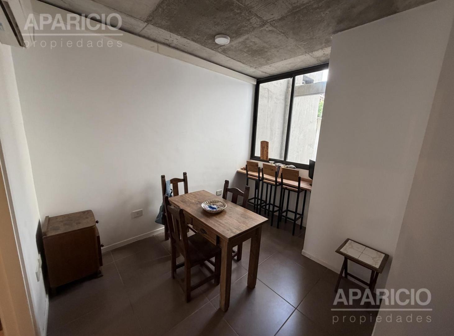 Foto de Departamento de dos dormitorios con cochera en venta, imagen 3