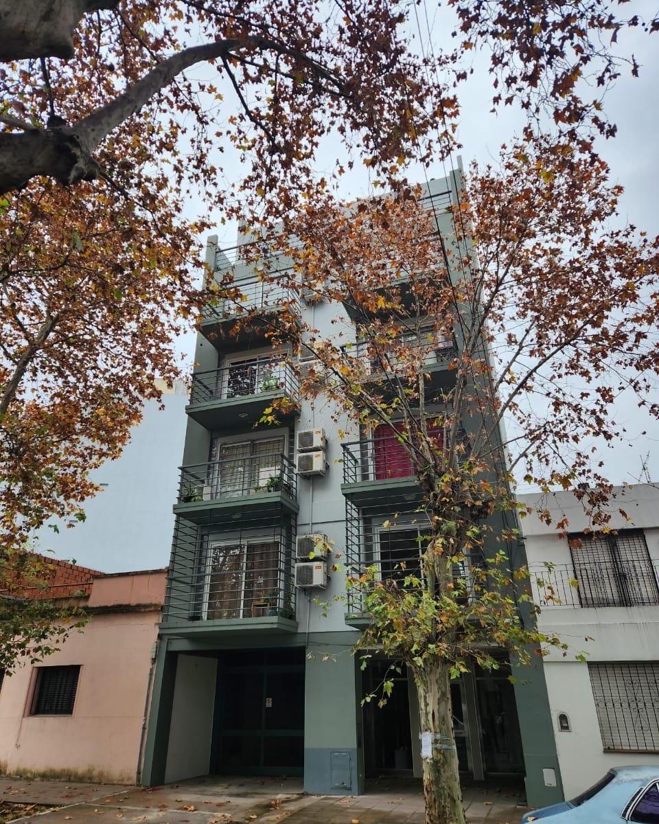 Dpto. Monoambiente de 33 m². Apto Prof. Cochera Opcional. Agronomia. 3er. P 4
