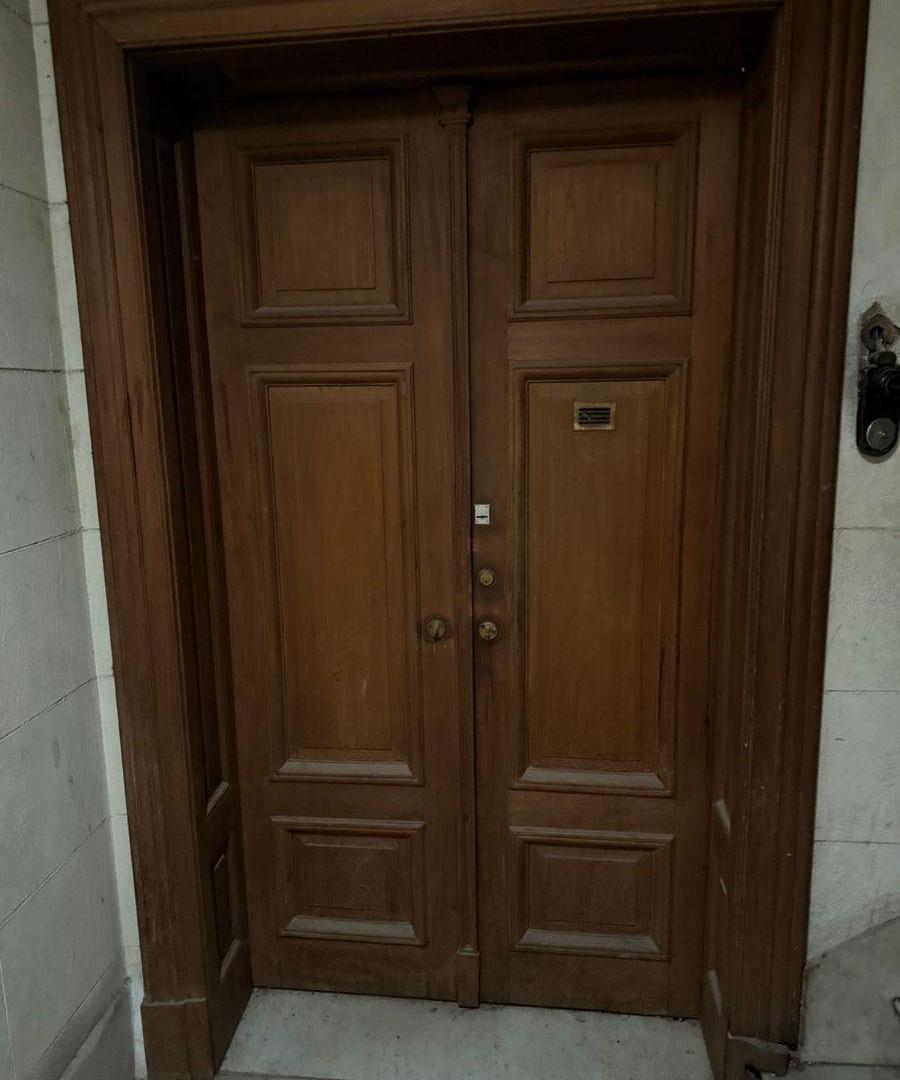 Foto de OPORTUNIDAD A RECICLAR 6 AMB. DE 140 MTS2 A PASOS DE AV. 9 DE JULIO, imagen 4