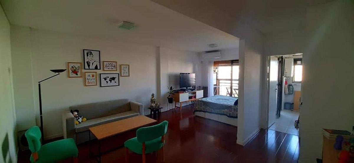 Foto de Venta amplio monoambiente 45 mts cocina independiente balcon mts de Av, imagen 2