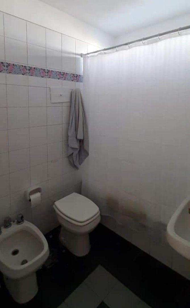 Foto de Venta amplio monoambiente 45 mts cocina independiente balcon mts de Av, imagen 5