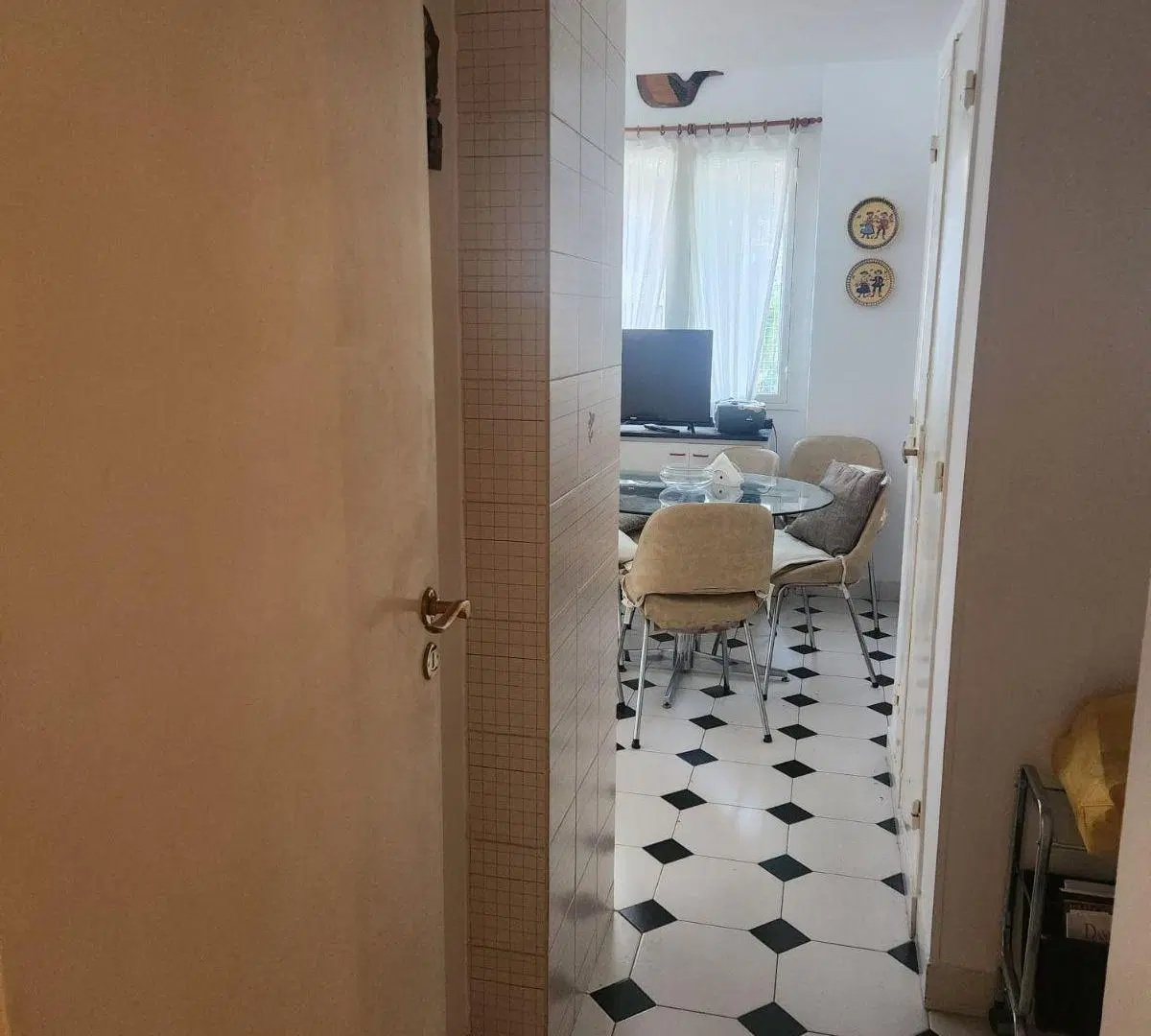 SEMIPISO DE CATEGORIA, 3Ambientes ,suite, 2 baños , lavadero, comedor diario, cochera y baulera 5