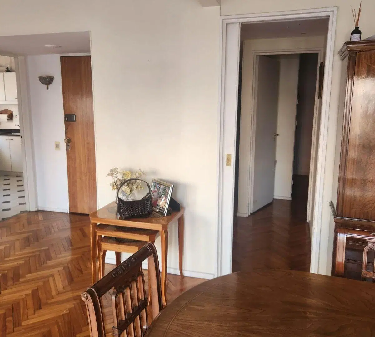 SEMIPISO DE CATEGORIA, 3Ambientes ,suite, 2 baños , lavadero, comedor diario, cochera y baulera 3