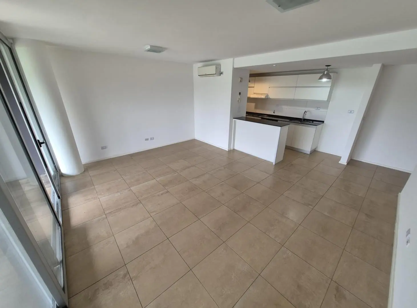Lindísimo departamento de 3 amb. en PB con galería y jardín propios 4