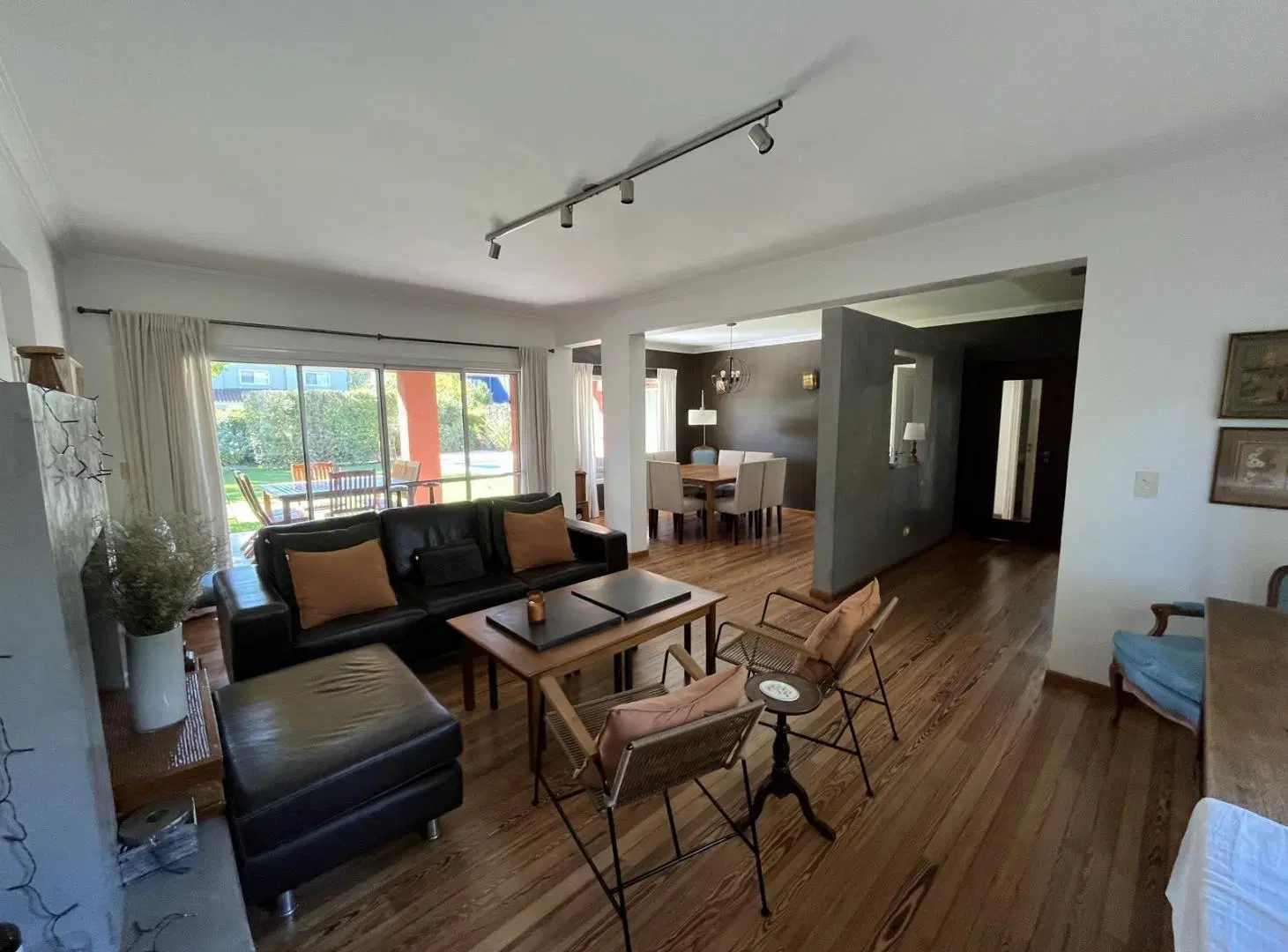 En Barrio Privado con excelente acceso!! Muy linda casa en venta!! 5