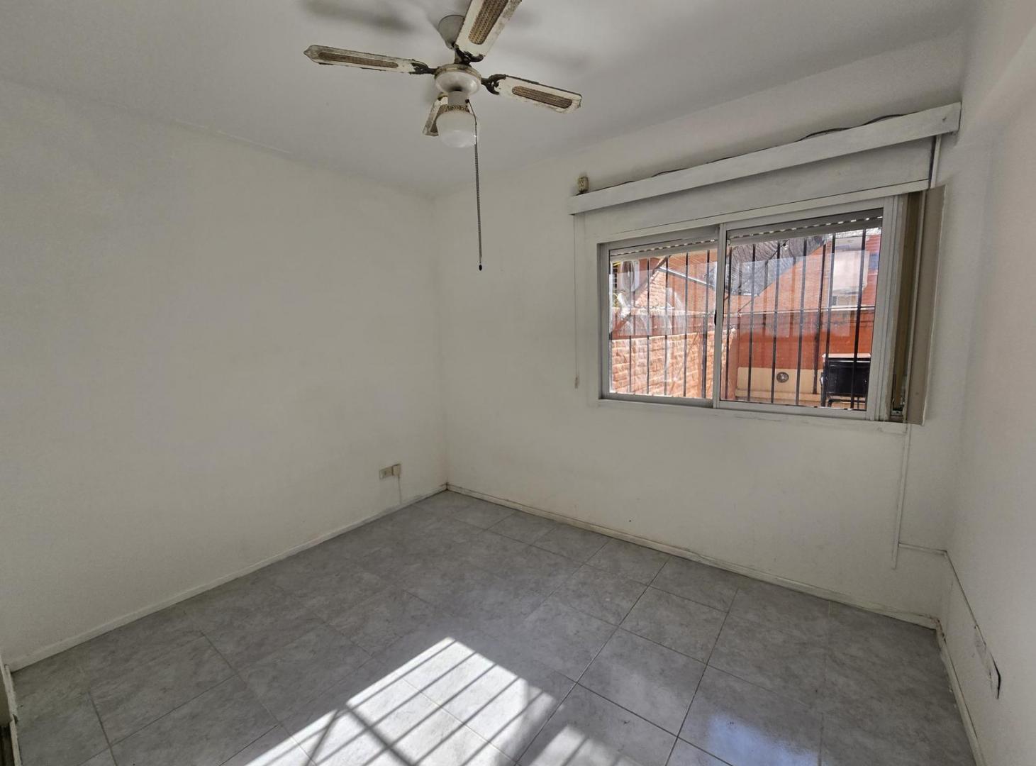 Foto de Departamento Alquiler en Chile y Centenario, San Isidro con patio y, imagen 1