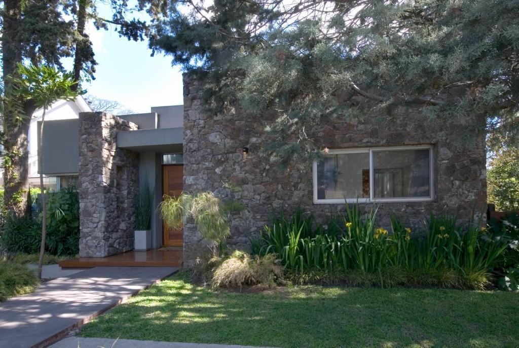 Casa de Estilo Único en El Casco de Moreno 1