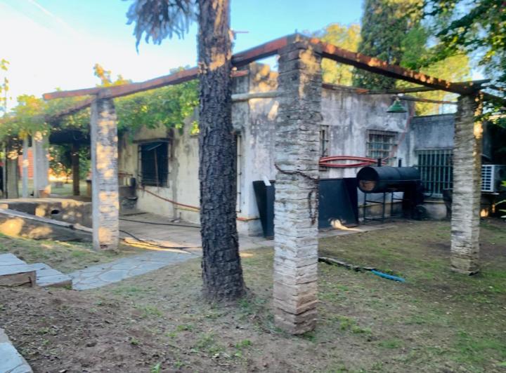 CASA QUINTA EN 2 TERRENOS EN B° PARQUE GAONA 3