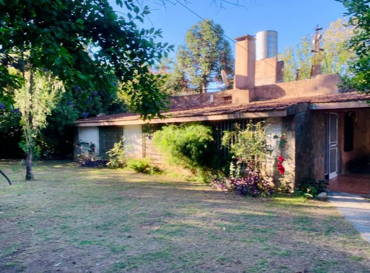 CASA QUINTA EN 2 TERRENOS EN B° PARQUE GAONA 1