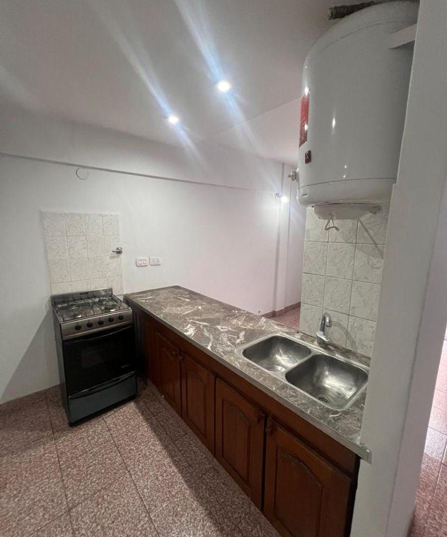 Foto de DEPARTAMENTO 3 AMBIENTES CON COCHERA MORENO CENTRO NORTE, imagen 1