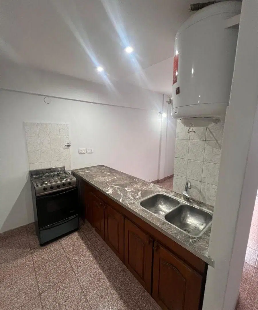 DEPARTAMENTO 3 AMBIENTES CON COCHERA MORENO CENTRO NORTE 1