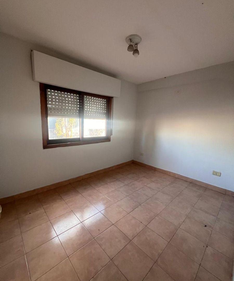 Foto de DEPARTAMENTO 3 AMBIENTES CON COCHERA MORENO CENTRO NORTE, imagen 3