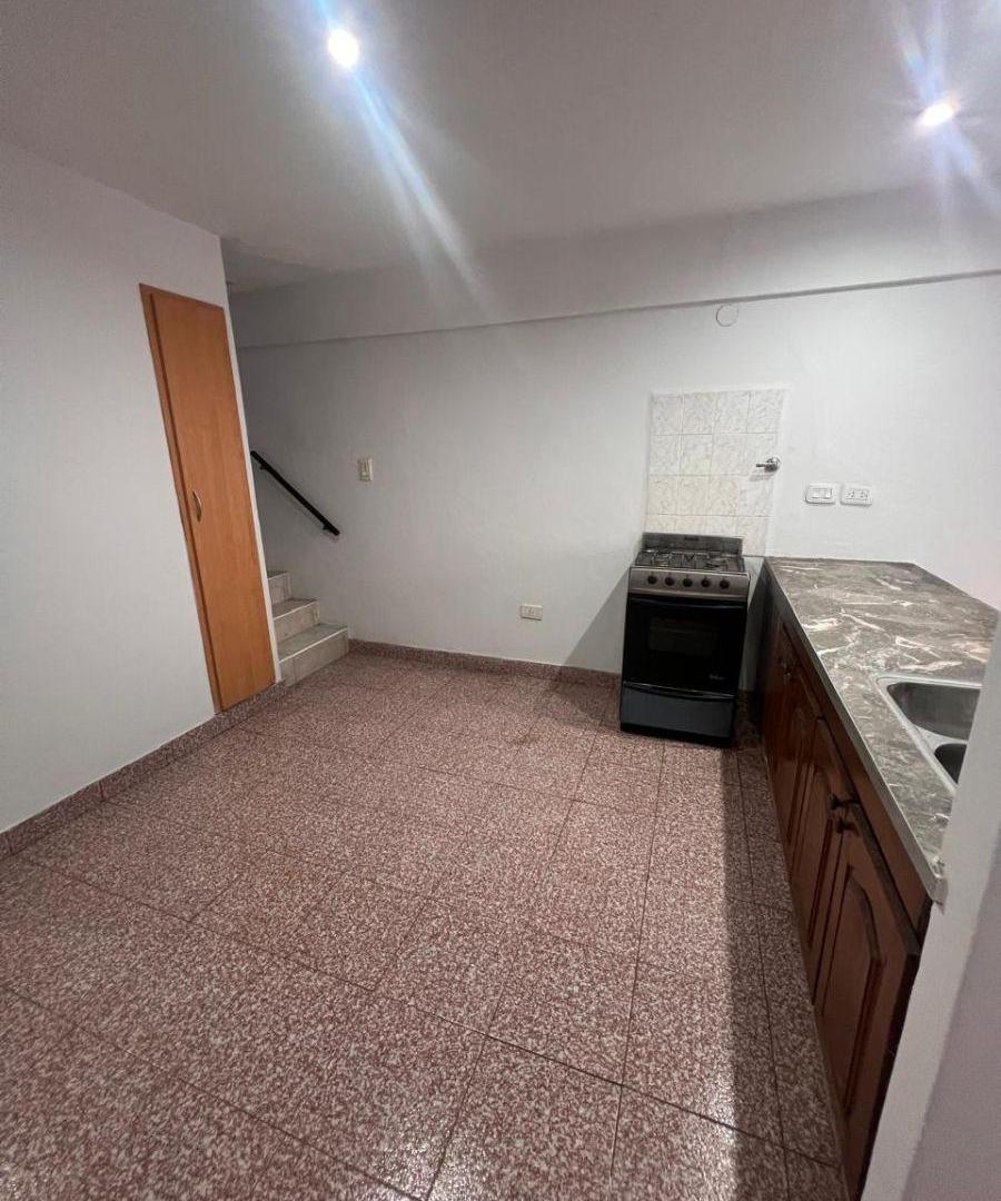 Foto de DEPARTAMENTO 3 AMBIENTES CON COCHERA MORENO CENTRO NORTE, imagen 5