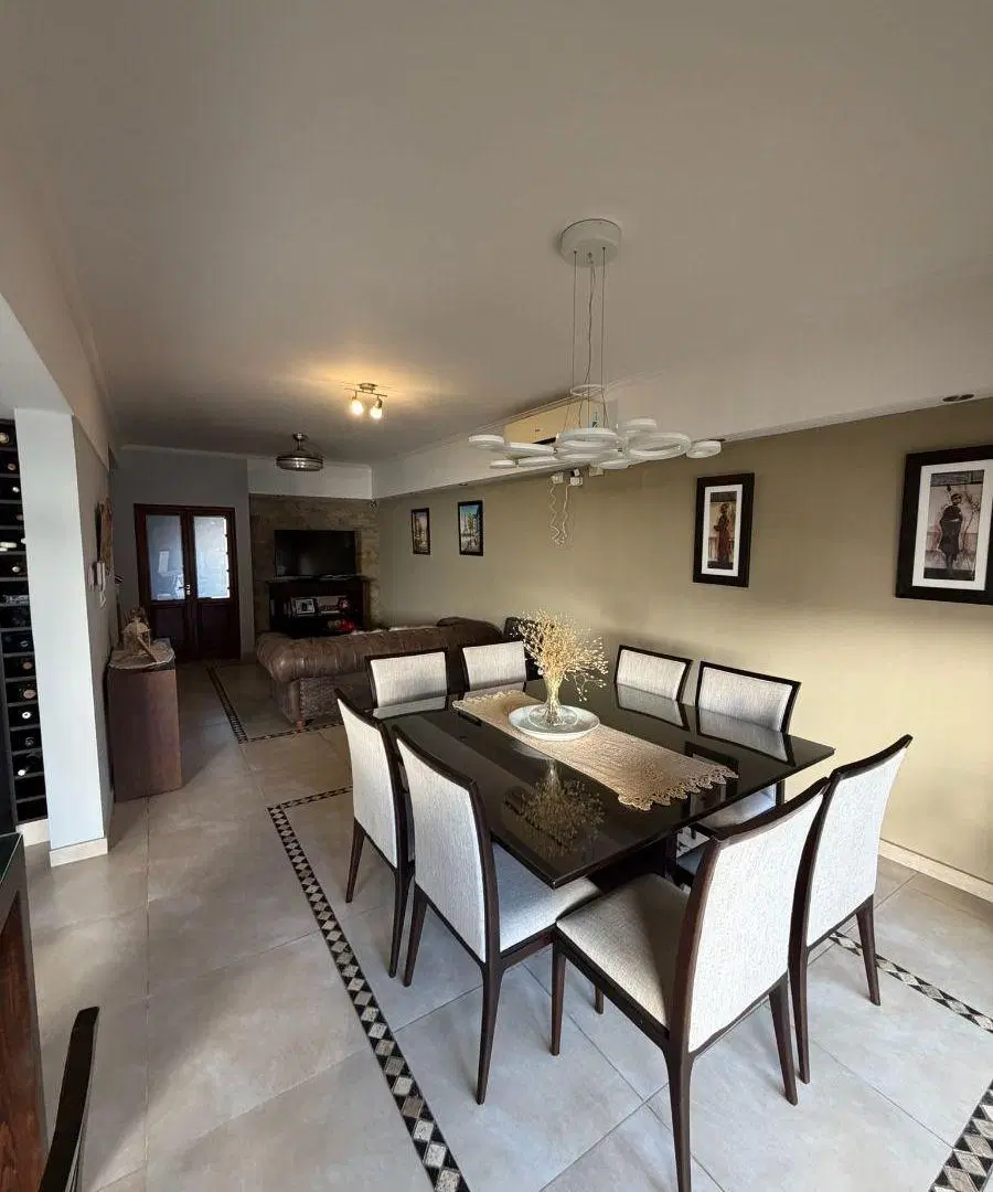 Casa con 300 m² y 4 dormitorios en venta en Guadalupe 2