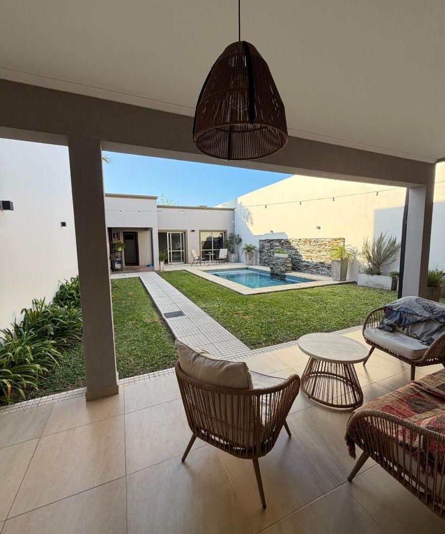 Casa con 300 m² y 4 dormitorios en venta en Guadalupe