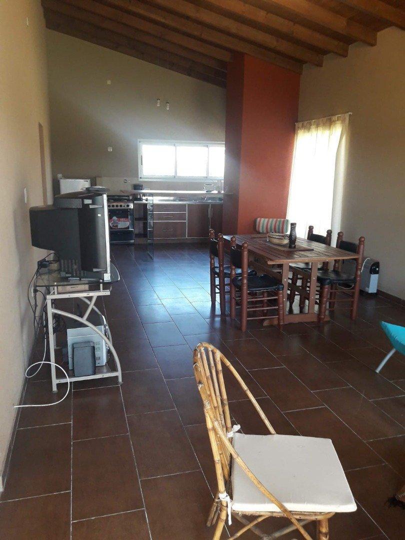 Foto de ALQUILER-CASA-4 AMBIENTES CON ARROYO PRIVADO EN LOBOS- SIN EXPENSAS!!!!, imagen 2