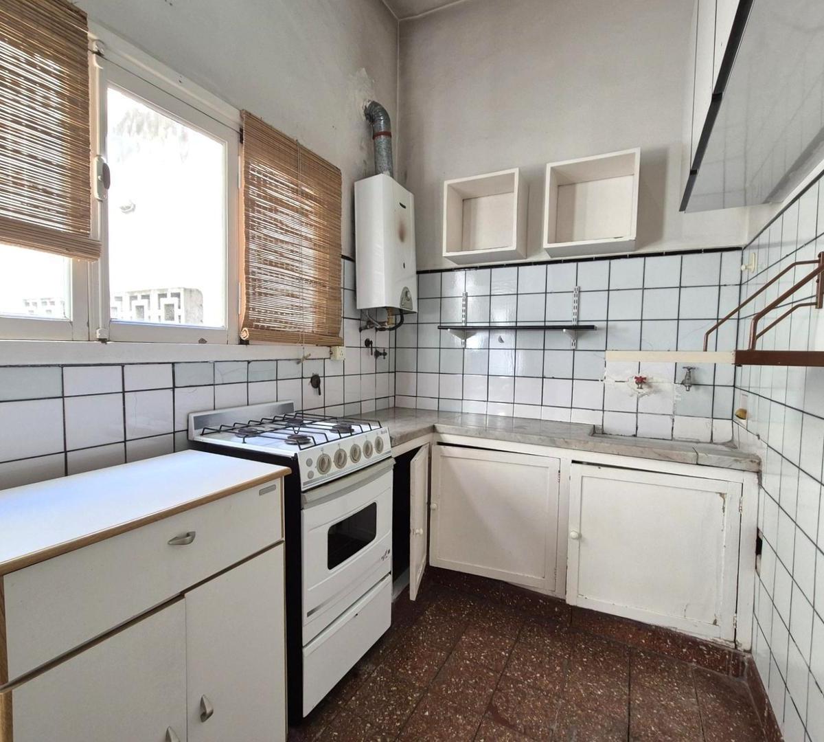 Casa en Venta Sobre Lote Propio. Dos Propiedades en Block 5