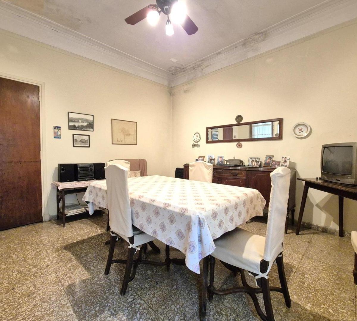 Casa en Venta Sobre Lote Propio. Dos Propiedades en Block 4