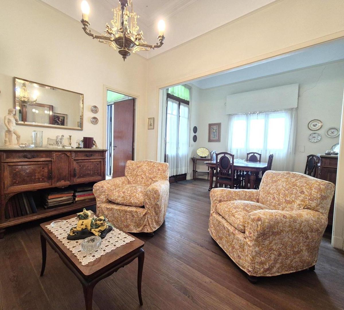 Casa en Venta Sobre Lote Propio. Dos Propiedades en Block 1
