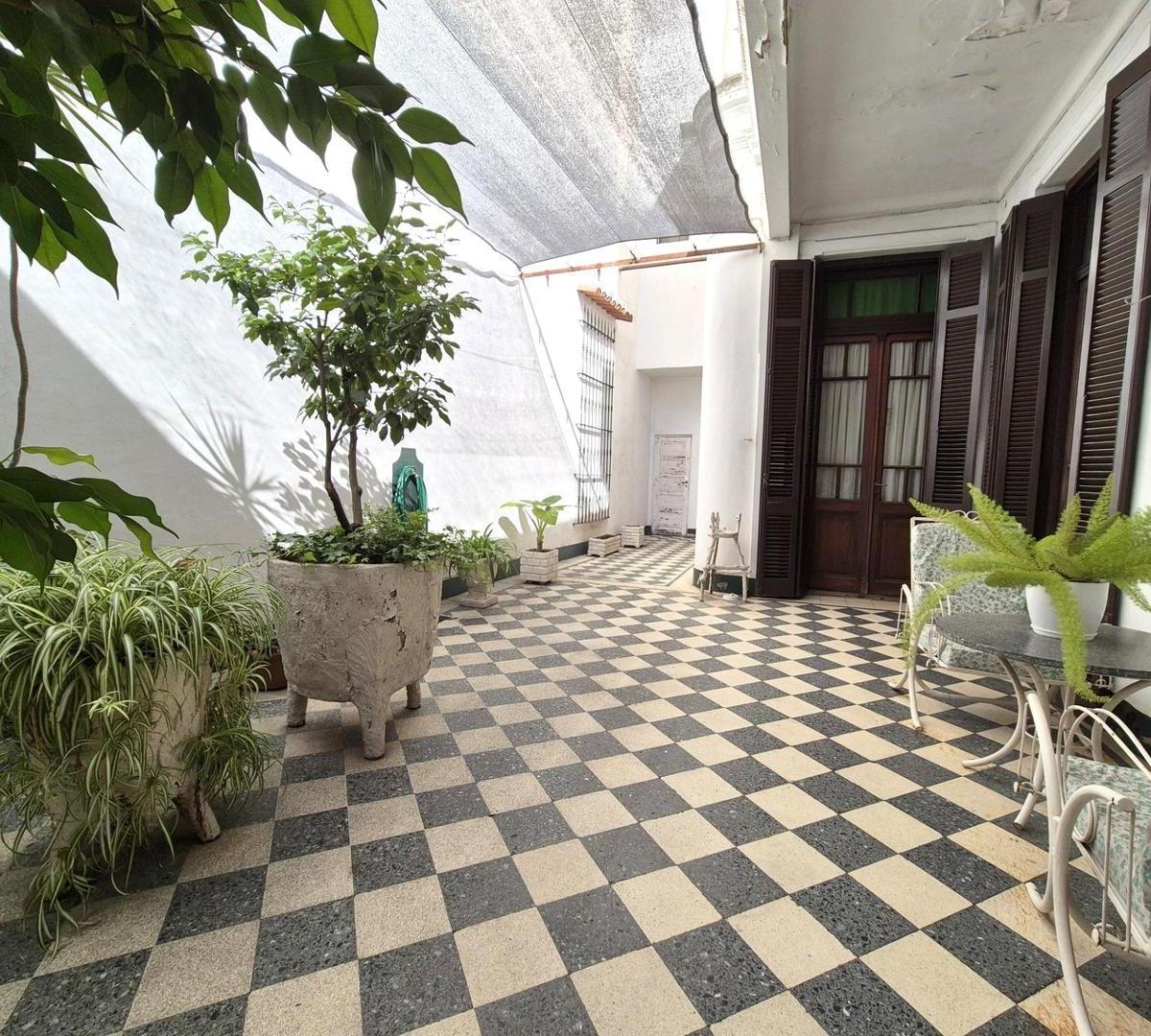 Casa en Venta Sobre Lote Propio. Dos Propiedades en Block 4
