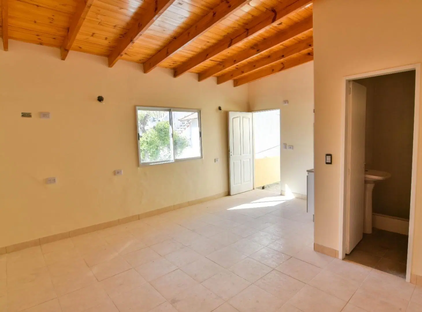 PH 1 AMB ALQUILER - SIN EXPENSAS - CERCA AV. IRIARTE 1