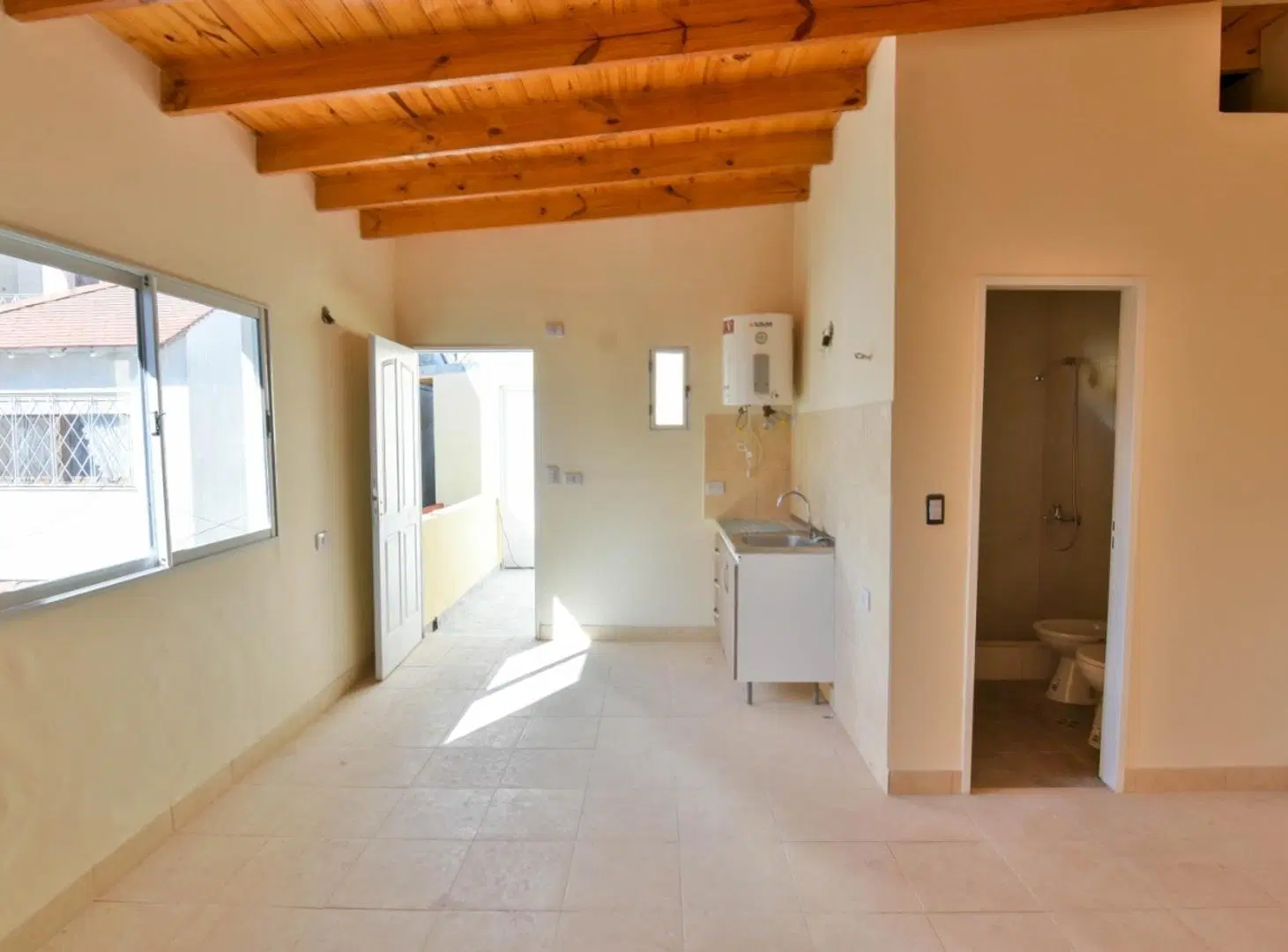 PH 1 AMB ALQUILER - SIN EXPENSAS - CERCA AV. IRIARTE 2