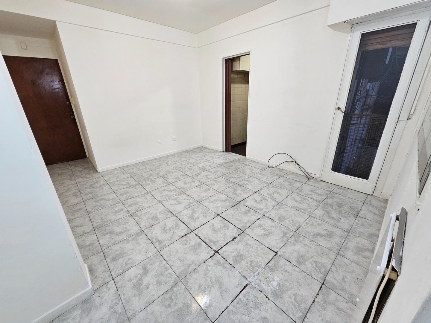 Foto de 2 AMBIENTES, MUY BIEN UBICADO!, imagen 3