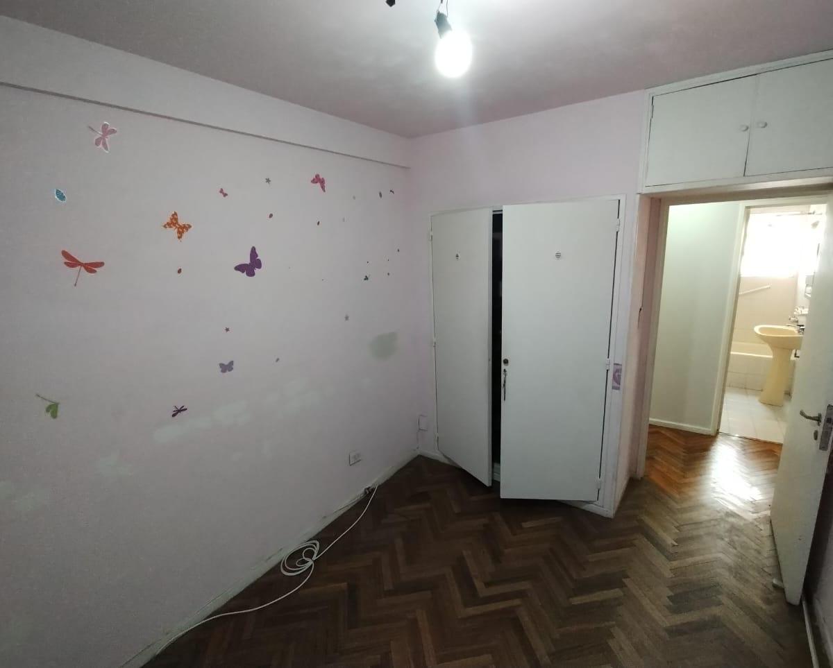 Departamento 4 Ambientes Contrafrente con Balcon Corrido. 5