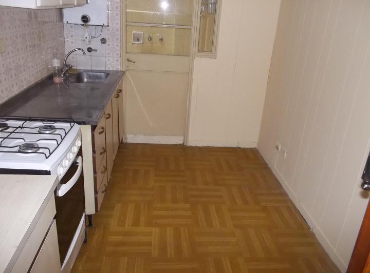 Comodo departamento de 2 ambientes en planta baja con patio semicubierto. 5