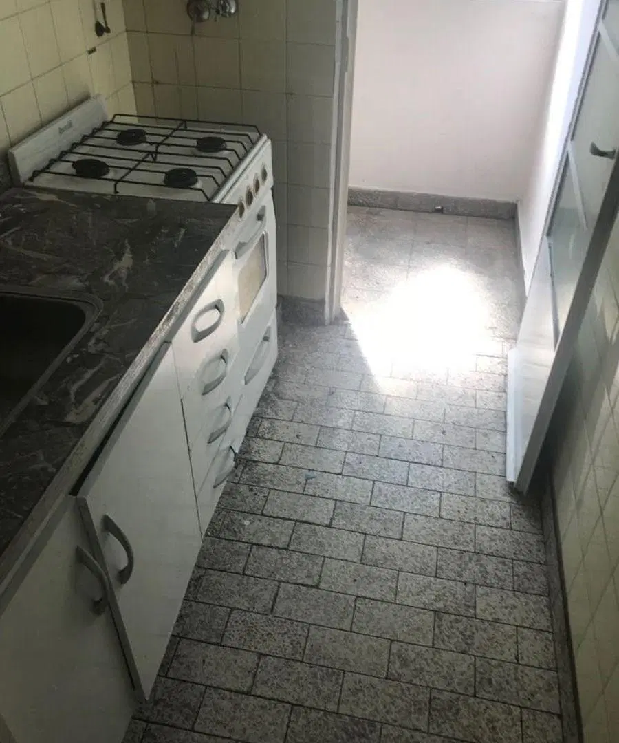 Departamento de 2 ambientes al frente con 2 balcones. 5