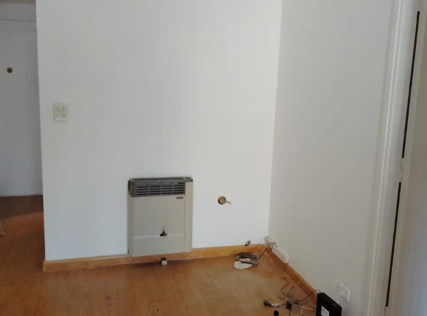 Foto de EXCELENTE TRES AMBIENTES CON DEPENDENCIA., imagen 4