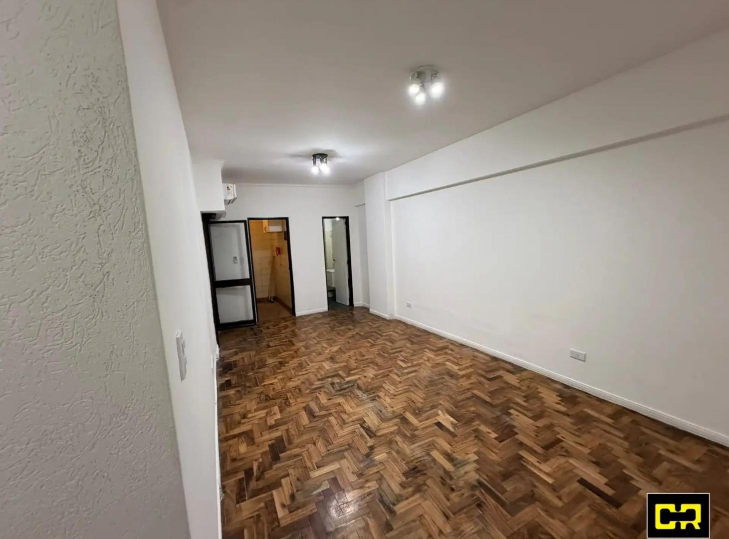 Foto de Muy buen monoambiente en alquiler con patio., imagen 2